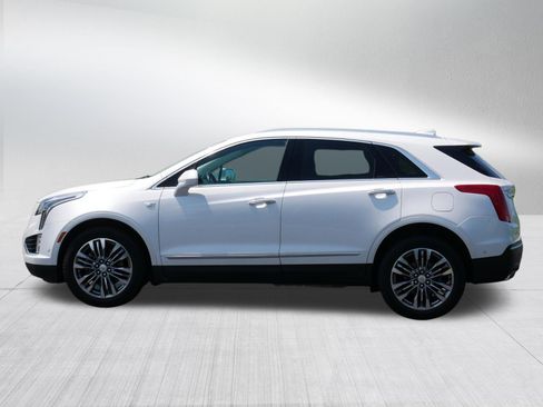 Used 2017 Cadillac XT5 Premium Luxury w/ Driver Assist Package AWD/4WD image 3
