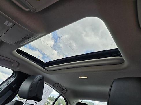 Used 2024 MAZDA MAZDA3 2.5 Turbo Sedan w/Premium Plus image 23