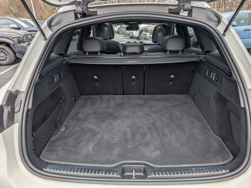 Used 2025 Mercedes-Benz GLC 300 4MATIC image 16