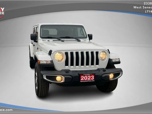 Used 2023 Jeep Wrangler Sahara image 3