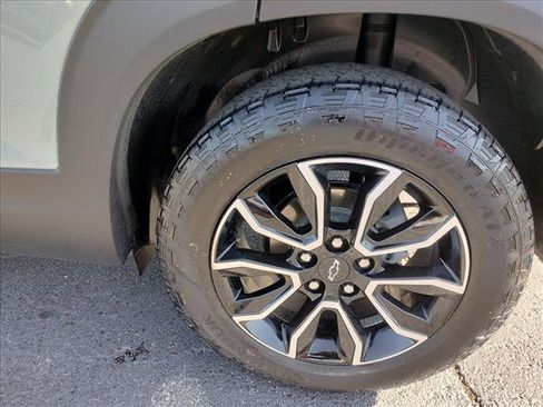 Used 2025 Chevrolet TrailBlazer ACTIV image 12