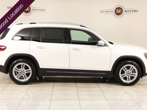 Used 2021 Mercedes-Benz GLB 250 4MATIC image 2