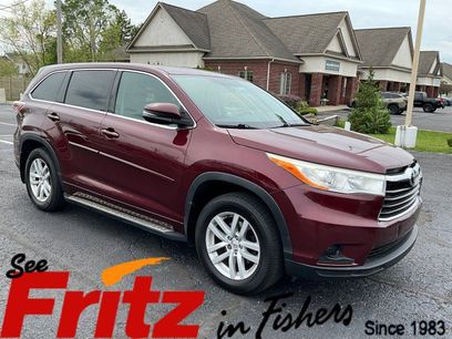 Used 2014 Toyota Highlander LE w/ Preferred Accessory Package