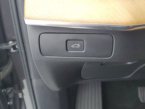 Used 2024 Volvo XC90 B5 Plus AWD/4WD image 34