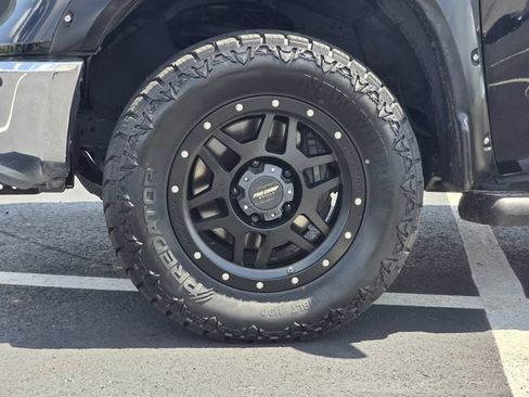 Used 2019 Toyota Tundra SR5 w/ Convenience Package AWD/4WD image 30