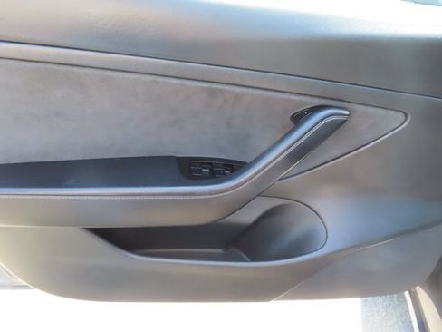 Used 2020 Tesla Model 3 Standard Range Plus RWD image 13