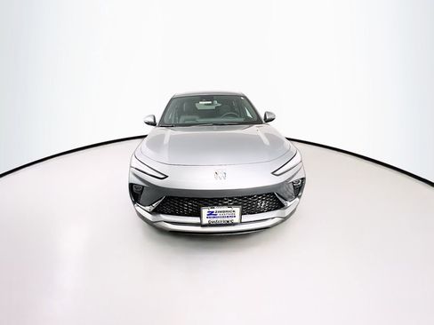 New 2025 Buick Envista Avenir image 2