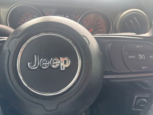 Used 2018 Jeep Wrangler Unlimited Sport S AWD/4WD image 18