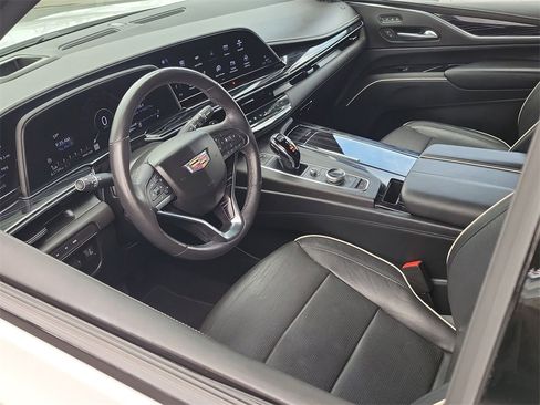 Certified 2023 Cadillac Escalade Sport w/ LPO, ONYX Package image 10