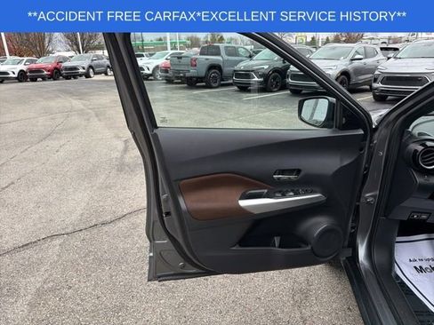 Used 2019 Nissan Kicks SR image 22