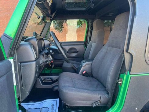 Used 2004 Jeep Wrangler 4WD image 4