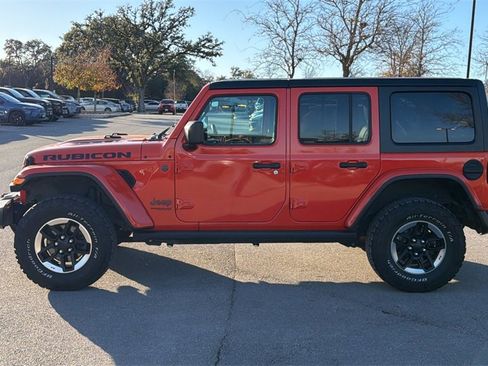 Used 2019 Jeep Wrangler Unlimited Rubicon w/ Cold Weather Group image 2