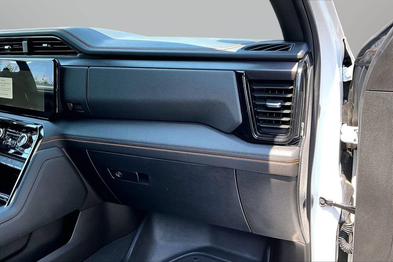 Used 2023 GMC Sierra 1500 AT4 w/ Technology Package AWD/4WD image 20