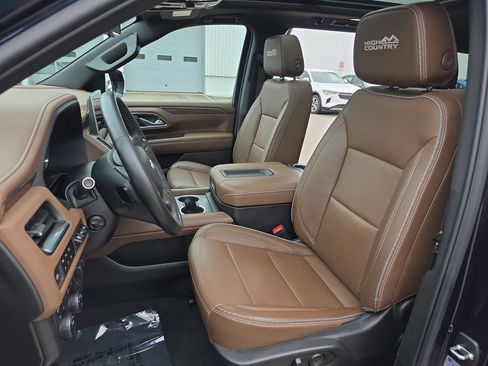 Used 2024 Chevrolet Suburban High Country w/ Max Trailering Package AWD/4WD image 17