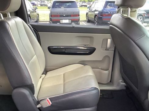 Used 2015 Kia Sedona SX FWD image 14