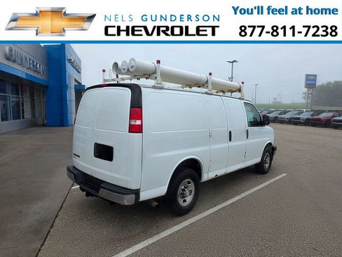 Used 2017 Chevrolet Express 3500 RWD image 6