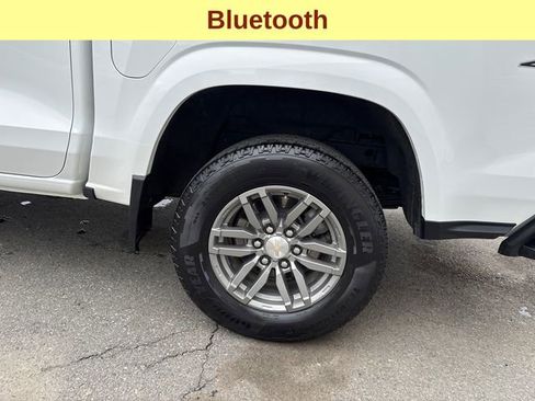 Used 2024 Chevrolet Colorado LT AWD/4WD image 9