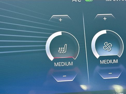 Used 2024 BMW M440i Convertible image 20