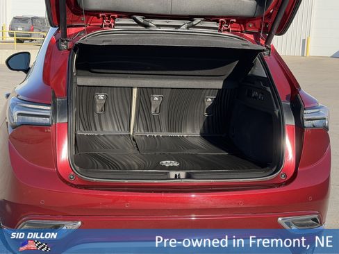 Certified 2023 Buick Envision Avenir image 5