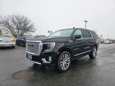 Used 2021 GMC Yukon Denali w/ Denali Premium Package image 3