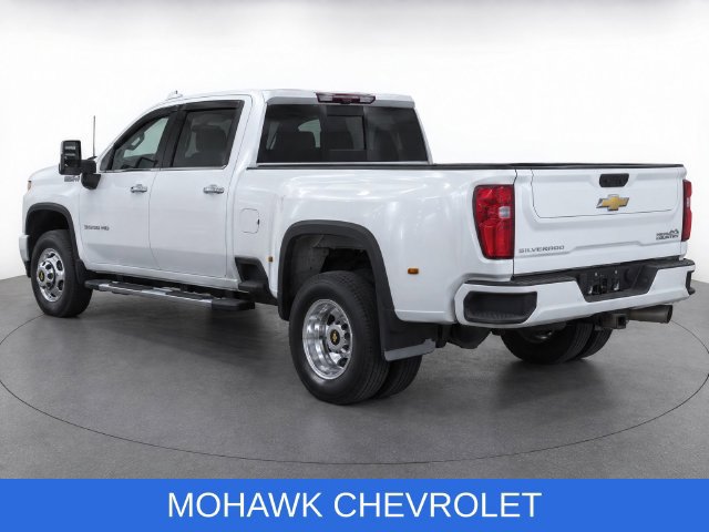Used 2022 Chevrolet Silverado 3500 High Country AWD/4WD image 3