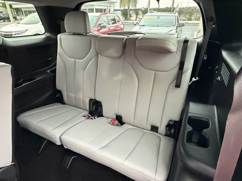 Used 2024 Hyundai Palisade SEL FWD image 11