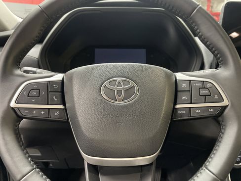 Used 2025 Toyota Grand Highlander XLE image 18