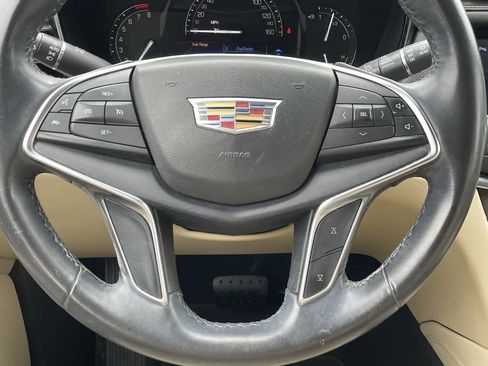Used 2018 Cadillac XT5 FWD w/ LPO, Wheel Lock Package image 10