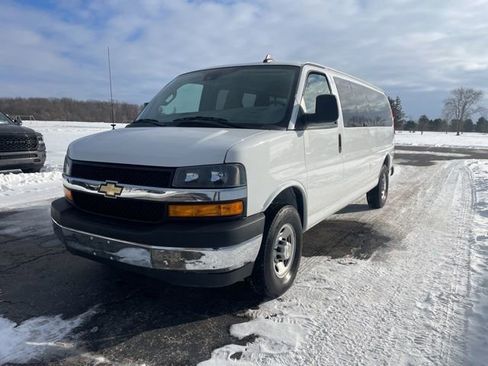 Used 2023 Chevrolet Express 3500 LT w/ LT Preferred Equipment Group image 7