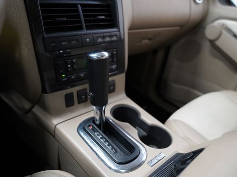 Used 2009 Ford Explorer Sport Trac Limited image 25