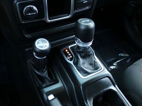 Used 2022 Jeep Wrangler Sport image 17