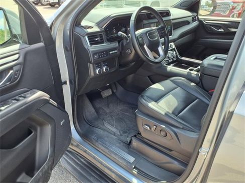 Used 2023 GMC Yukon Denali image 10