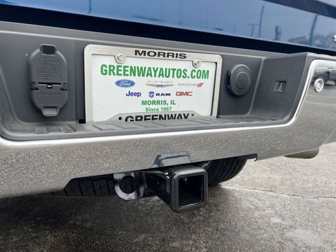 Used 2017 GMC Sierra 1500 SLT w/ SLT Premium Package AWD/4WD image 9