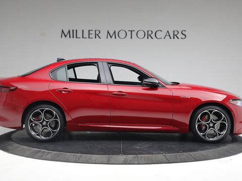 Used 2022 Alfa Romeo Giulia Veloce AWD/4WD image 9