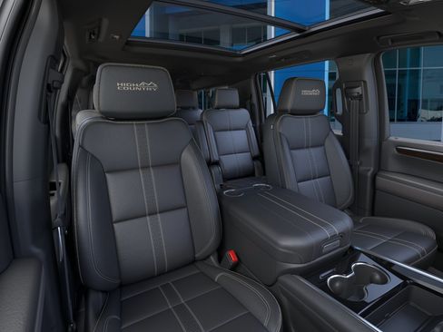 New 2026 Chevrolet Suburban High Country AWD/4WD image 16