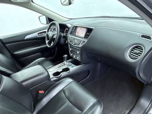 Used 2018 Nissan Pathfinder SL image 15