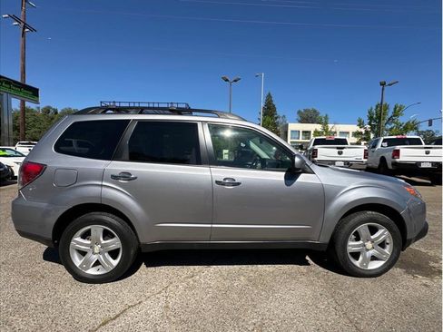 Used 2010 Subaru Forester 2.5X Premium image 9