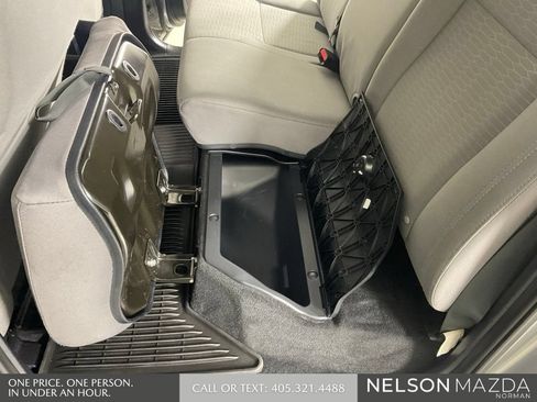 Used 2017 Toyota Tacoma SR5 w/ Tow Package RWD image 28