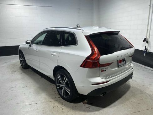 Used 2019 Volvo XC60 T5 Momentum w/ Multimedia Package AWD/4WD image 4