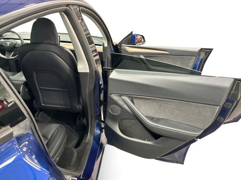 Certified 2023 Tesla Model Y Long Range AWD/4WD image 12