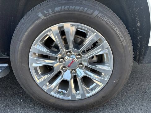 Used 2023 GMC Yukon XL Denali AWD/4WD image 18