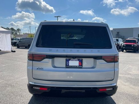 Used 2022 Jeep Wagoneer Series II RWD image 21