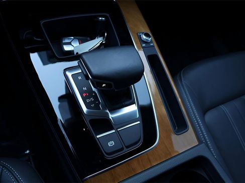 Used 2023 Audi Q5 2.0T Premium w/ Convenience Package image 25