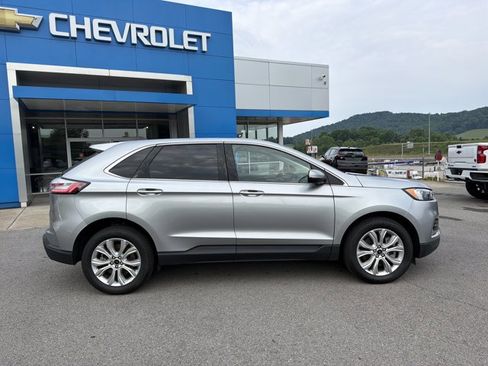 Used 2024 Ford Edge Titanium AWD/4WD image 3