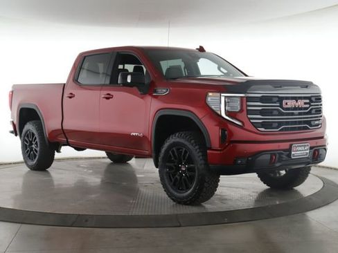 Used 2022 GMC Sierra 1500 AT4 w/ Sierra Safety Plus Package AWD/4WD image 2