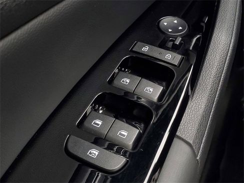 Used 2025 Kia Sportage X-Line w/ Premium Package image 21