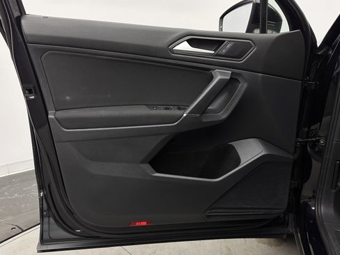 Used 2020 Volkswagen Tiguan S image 10