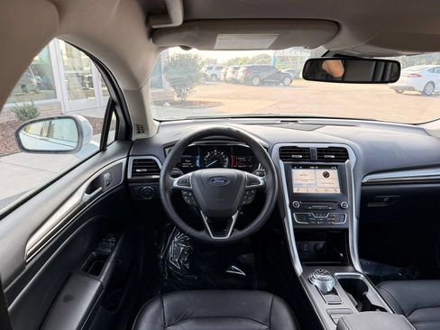 Used 2018 Ford Fusion SE w/ Equipment Group 602A FWD image 23