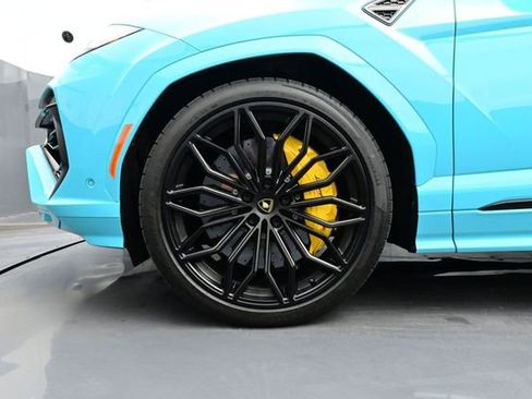 Used 2025 Lamborghini Urus SE AWD/4WD image 6