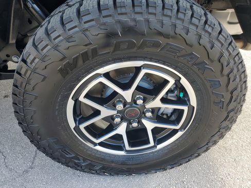 Used 2025 Jeep Gladiator Rubicon w/ Convenience Group image 27